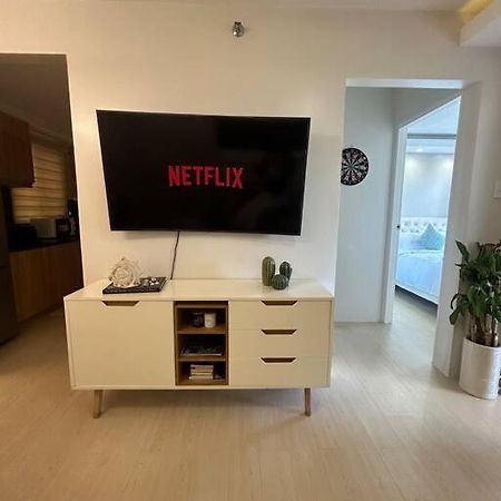 شقة Modern Oasis: Pool + Netflix مانيلا المظهر الخارجي الصورة
