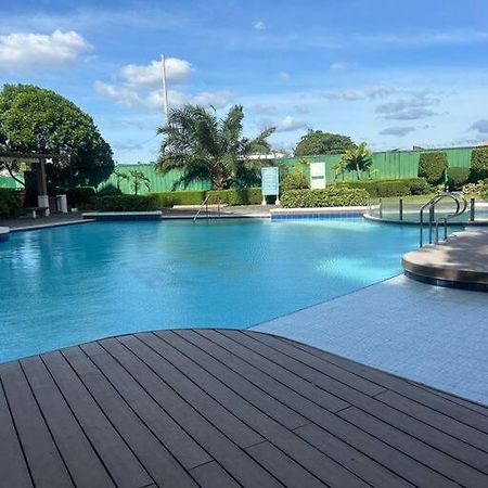 شقة Modern Oasis: Pool + Netflix مانيلا المظهر الخارجي الصورة
